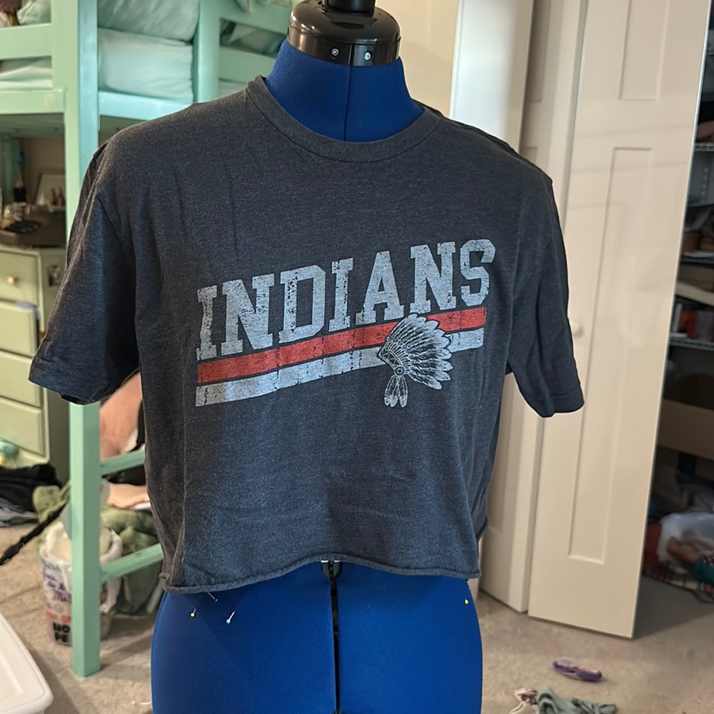 Grey cropped t-shirt